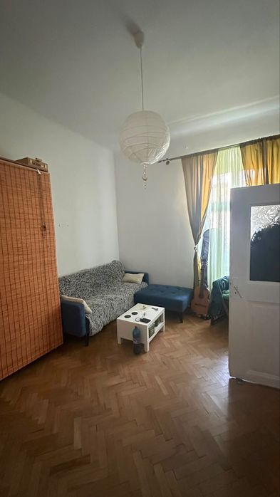 Ultracentral ideal student/a liber de la 1 oct