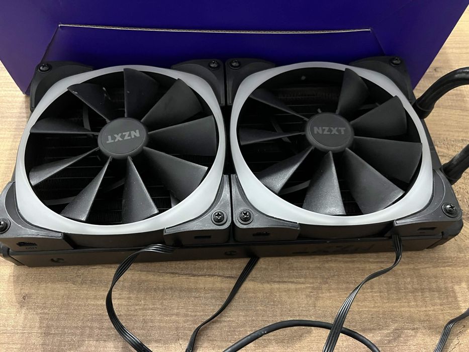Cooler CPU NZXT Kraken X63 RGB

Coolerul este in stare buna, cu urme m