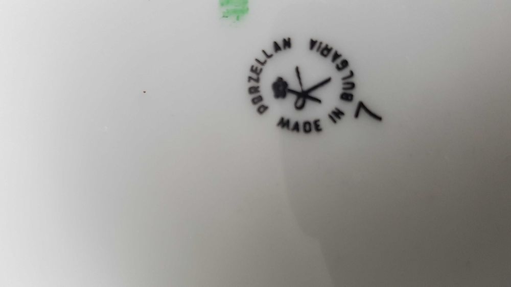 Порцеланов супник