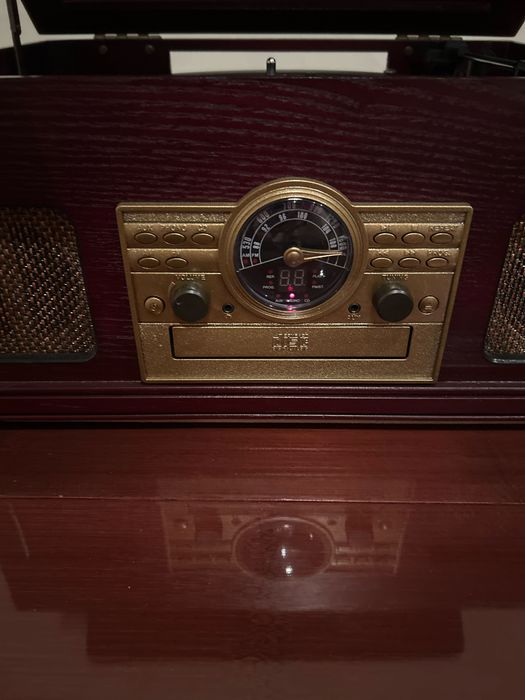 Pachet complet Retro: Pickup / Sistem audio vintage (CD, Radio, AUX) + 31 Discuri Vinil