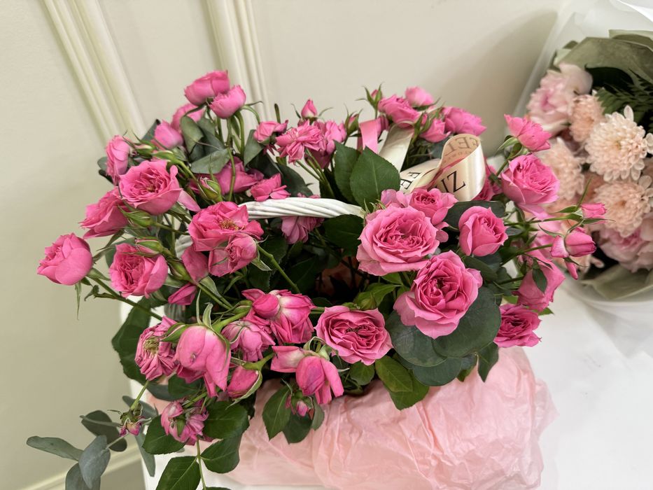 Корзина с розами