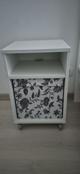 Vand 2 noptiere ikeea + cutie depozitare