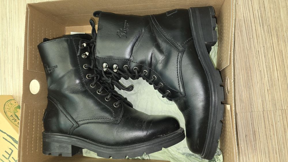 Продам полуботинки зимние