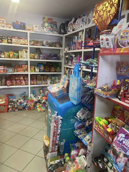 Vand spatiu cu vad pietonal