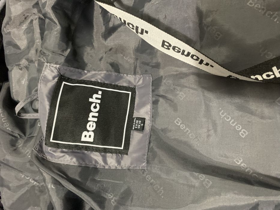 Geaca Bench gri.