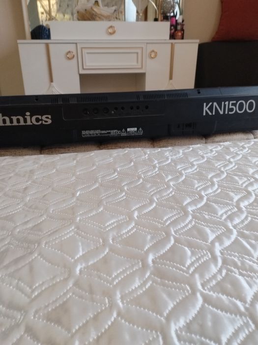 Продава се Клавир Техникс