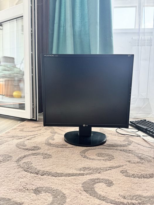 Монитор LG Flatron L1953s-BF