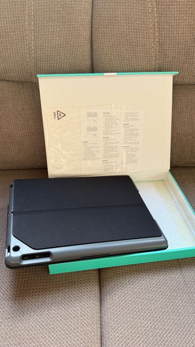 Logiec slim folio ipad keyboard