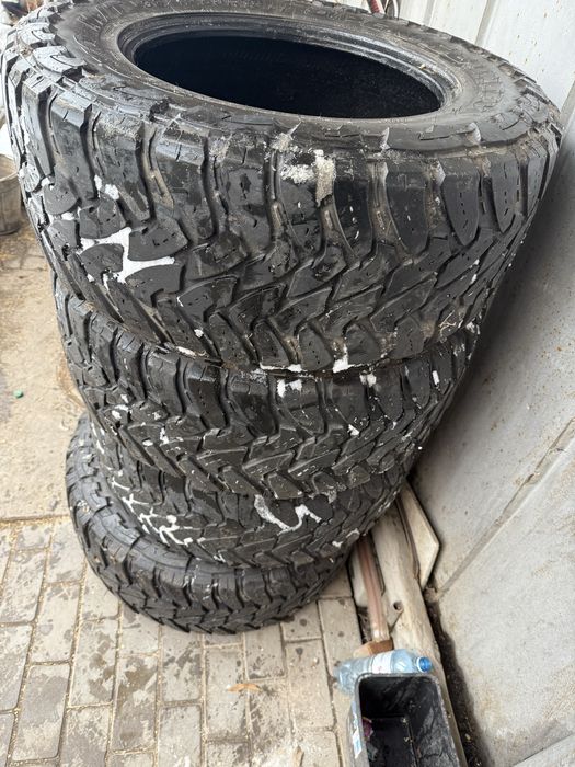 Резина 33 12.5 р18 на зезон