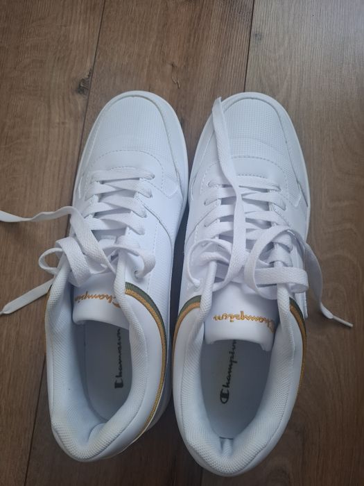 Adidasi Champion