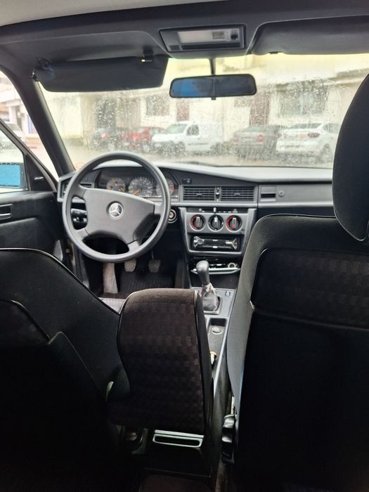 Mercedes E190 ,stare foarte bună,fiscalul se oferă pe loc