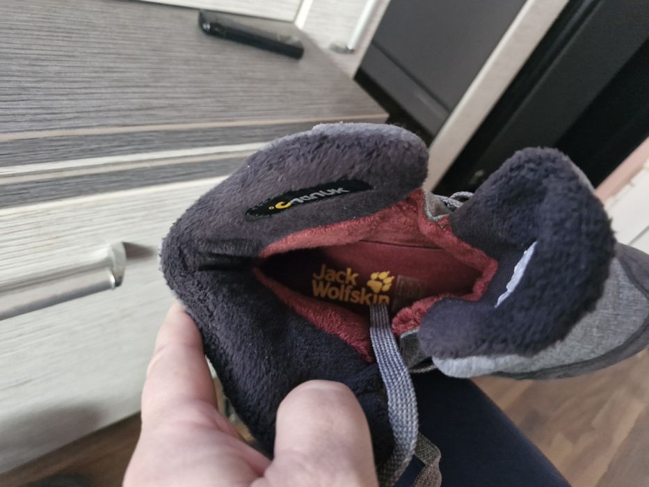 Дамски обувки Jack Wolfskin- номер  38  ,много запазени