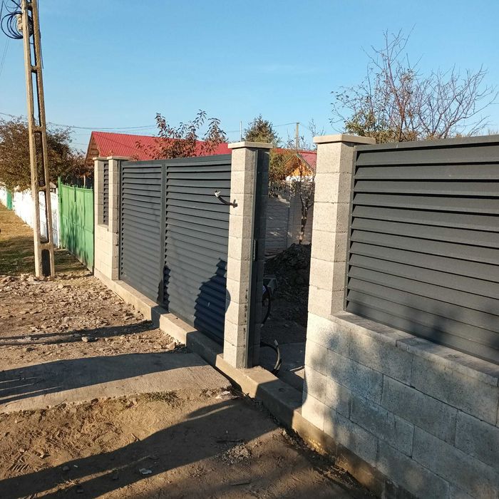 Construim garduri si porti din panouri stil jaluzele, sipca metalica, tabla cutata, BCA