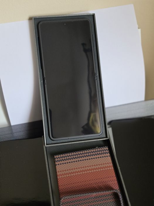 Samsung Z Flip 7  de 512Gb Black Nou 2Ani