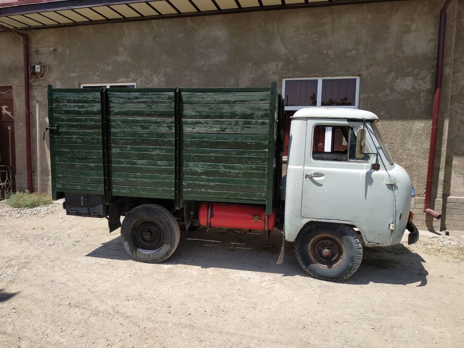 УАЗ бортовой 3303