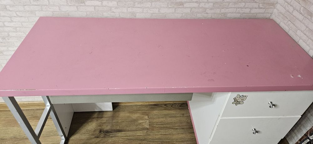 Стол для девочек