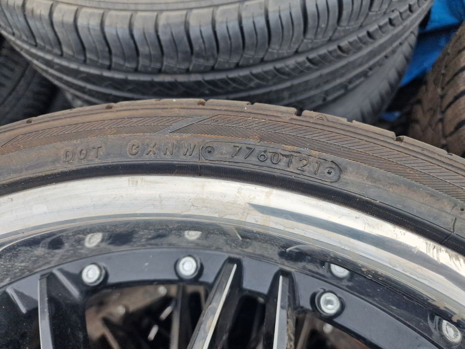 Гуми с Джанти за Audi Q7 295/35 R22
