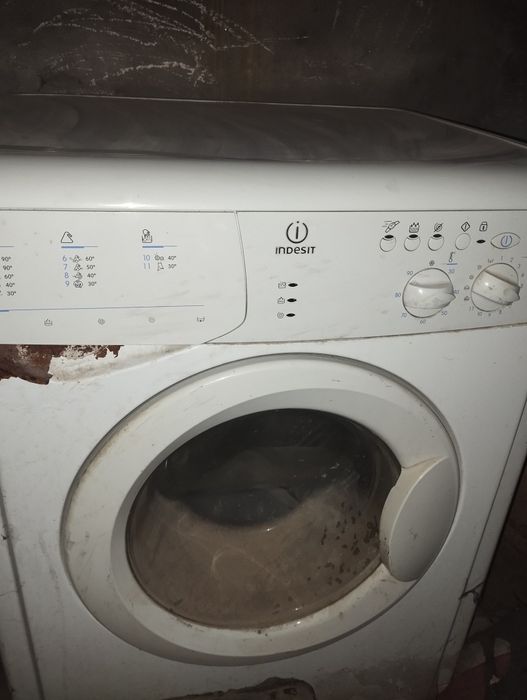 Kirmoshina Sotiladi Indesit