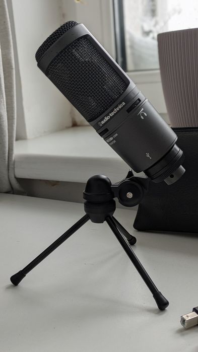 Microfon USB Audio-Technica – sunet foarte bun, stare excelentă