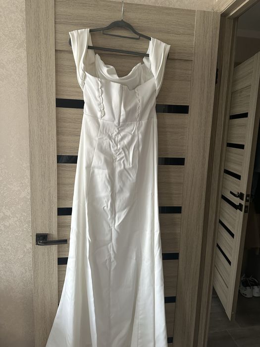 Платья вечернее