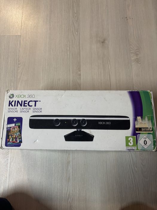 Xbox 360 cu 2 controlere si kinect