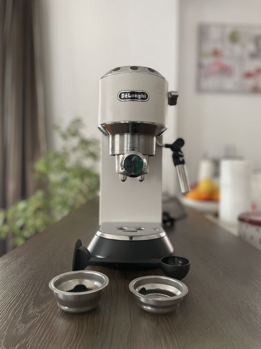 Espressor manual Delonghi Dedica