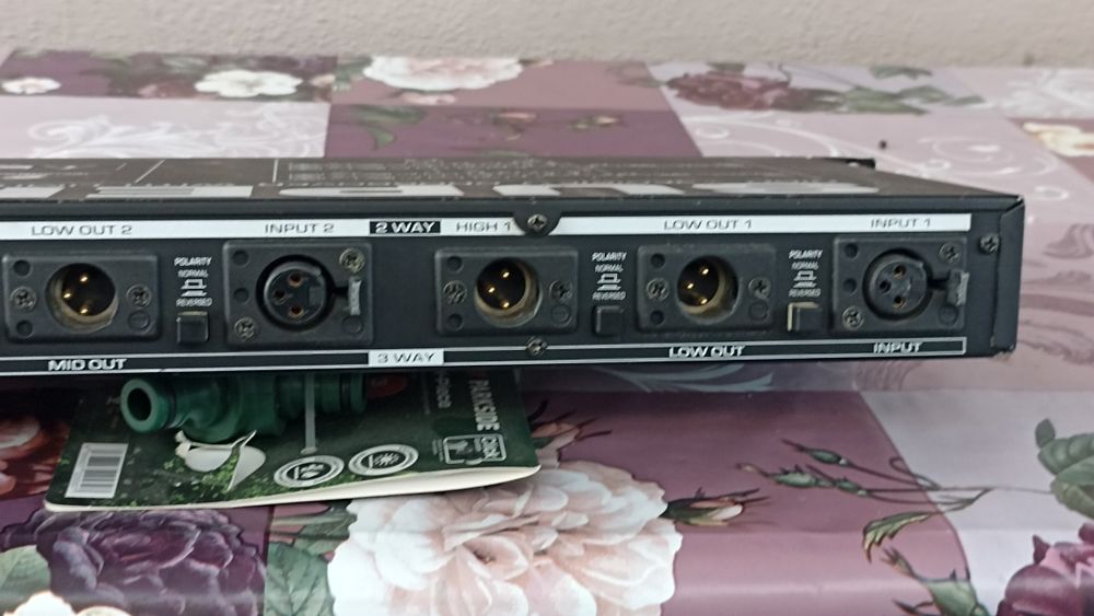 Кросоувър BEHRINGER CX 2300