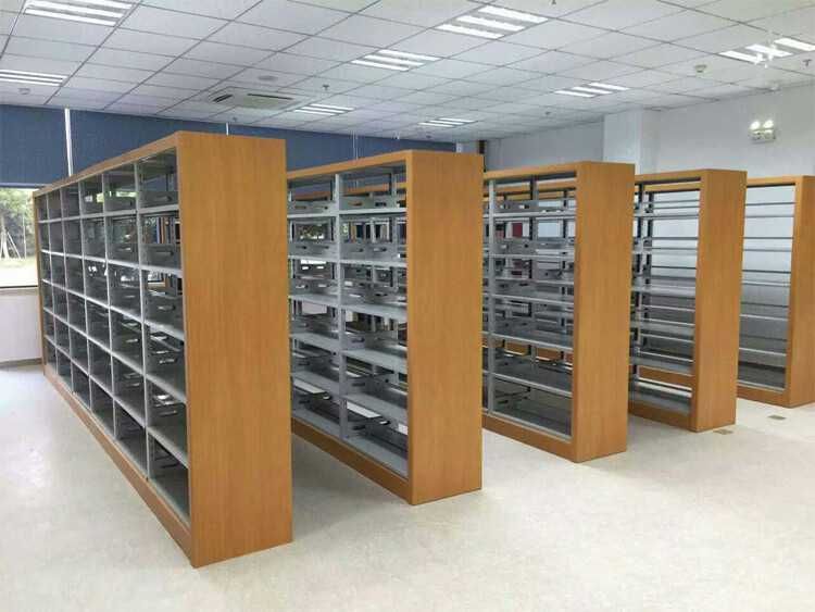 Металлический книжный стеллаж / Temir kitob stellaji javolari bilan.