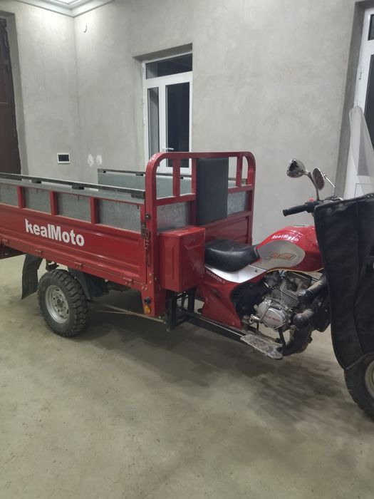 Motorol sotiladi kuzovga tunuka qoplangan