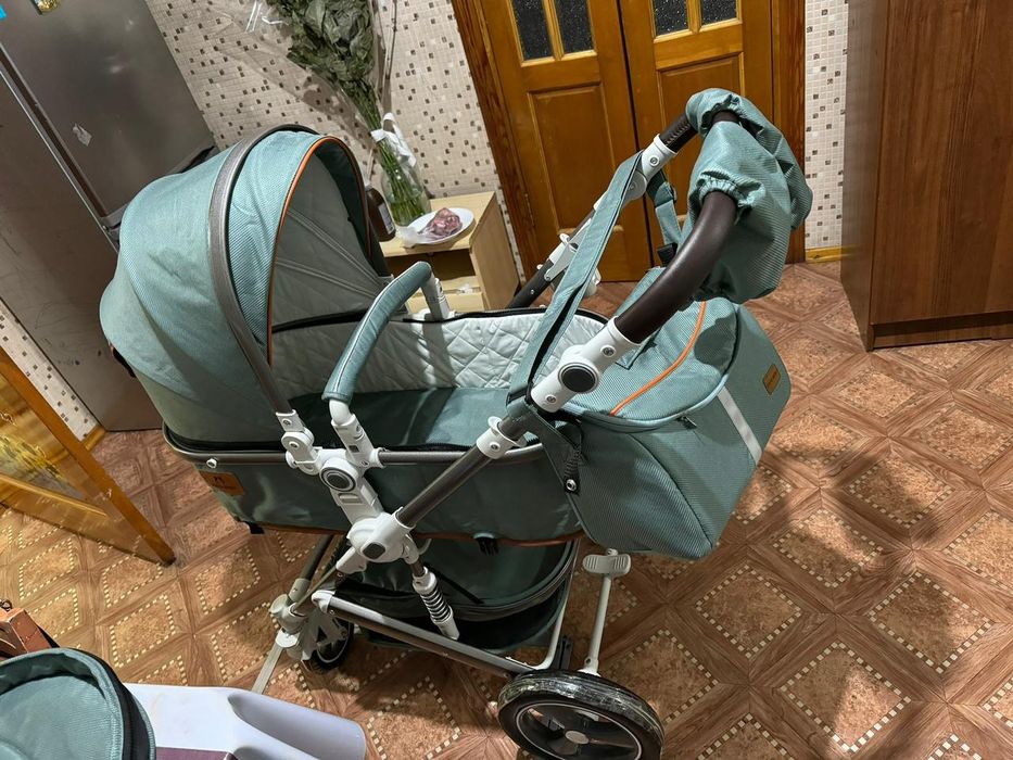 Красивая коляска Ining baby