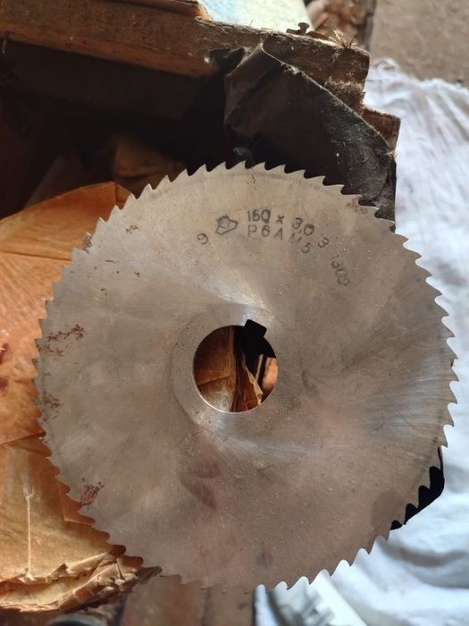 Продам токарные резцы