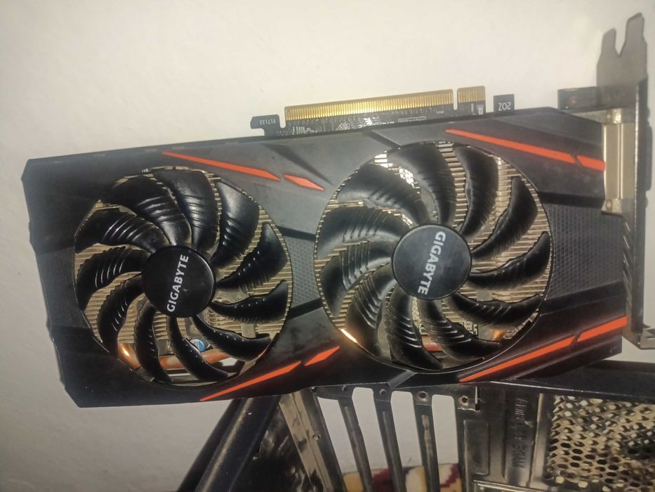 Vând unitate PC gaming