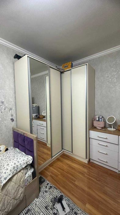 Мебель б/у в отличном состоянии. Самовывоз. 2 кровати шкаф купе