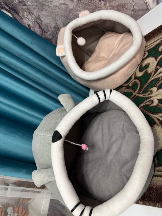 Лежанка для кошек розовая