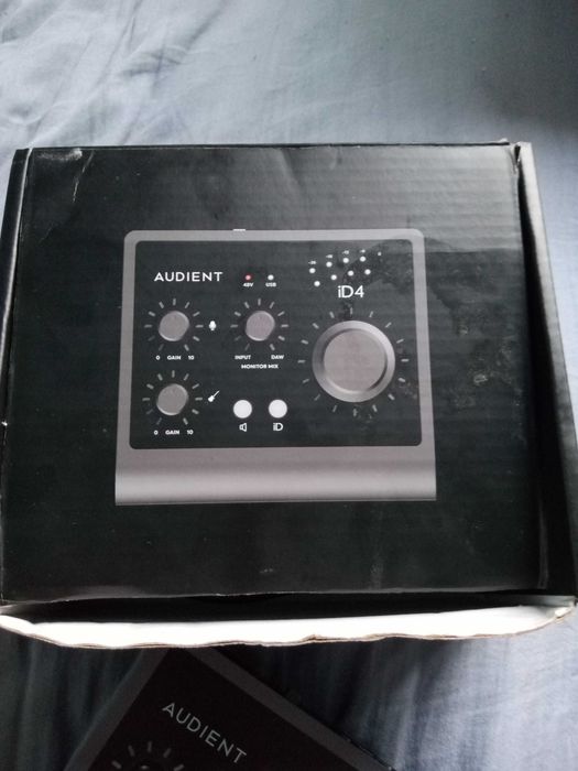 Audient iD4 MKII USB аудио интерфейс