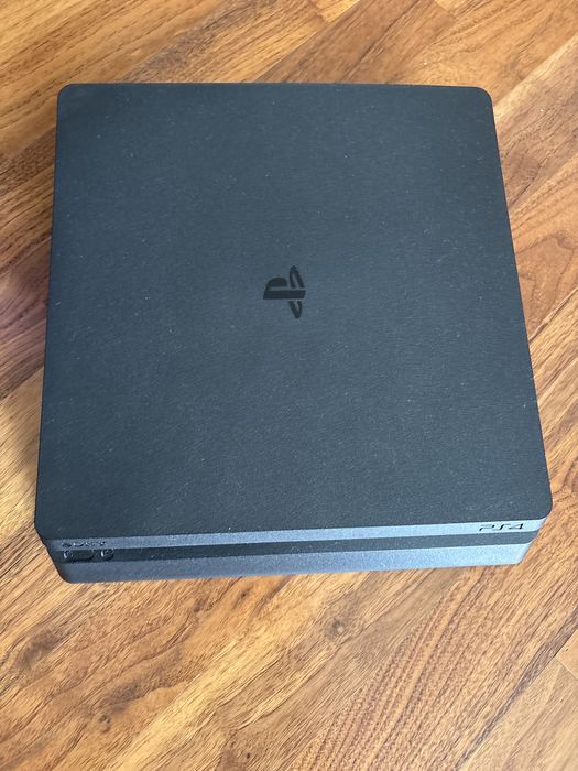 Playstation 4 slim, есть джостики 2, и диски