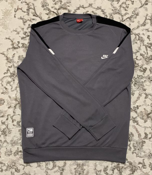 Продам свитшот Nike