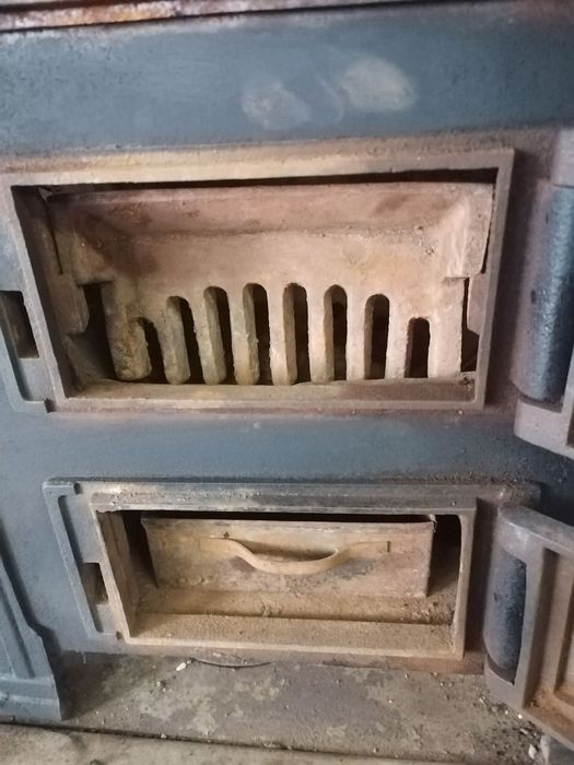 Печка на дърва и въглища