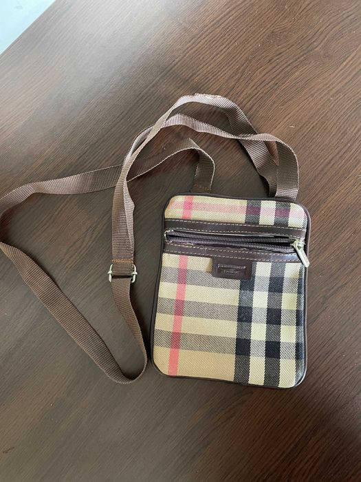 Burberry чантичка за през рамо