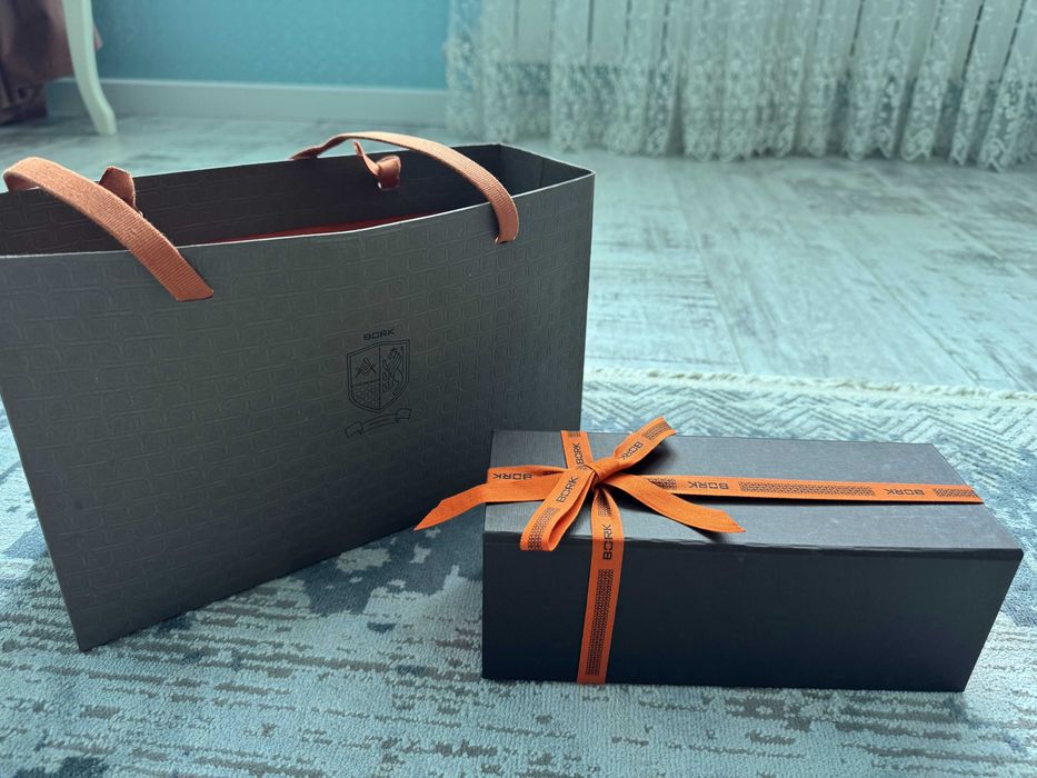 Термокружка BORK в подарочном пакете