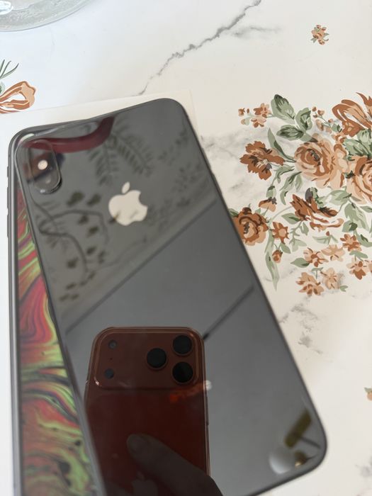 Продам айфон Xs max