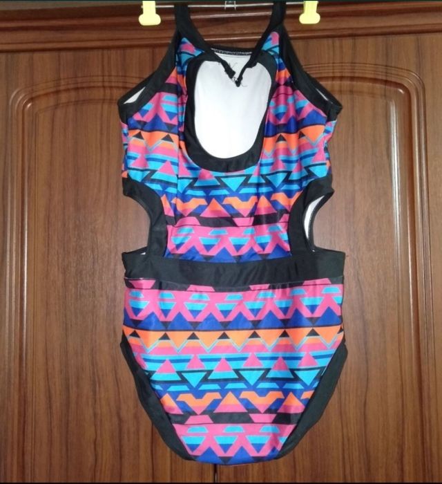 Продам новый купальник