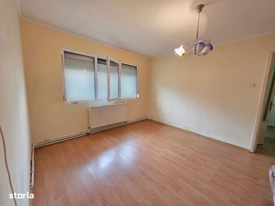 2 camere, semidecomandat, str. Smirodava, parter,