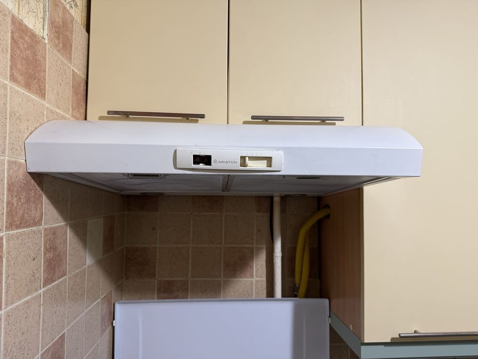 Вытяжка таблетка Ariston