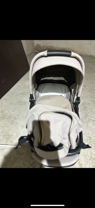 Коляска прогулочная