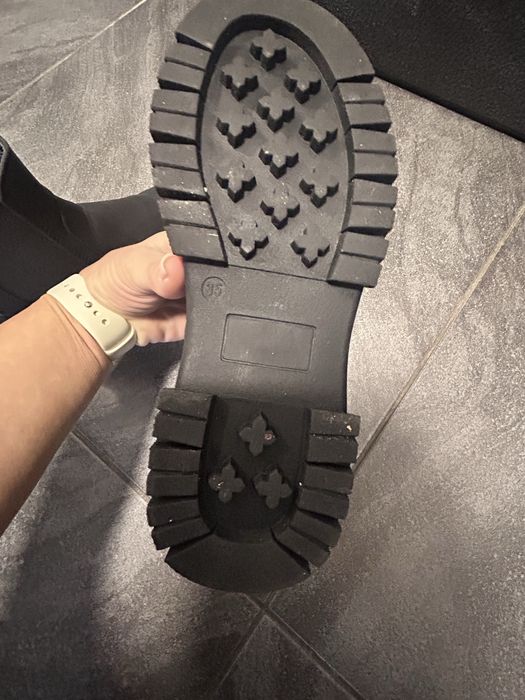 Сладурски боти Reservеd