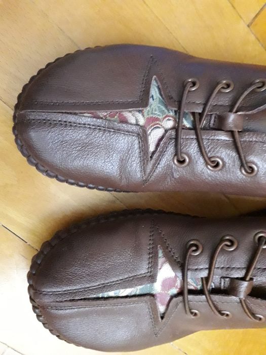 Vand pantofi din piele