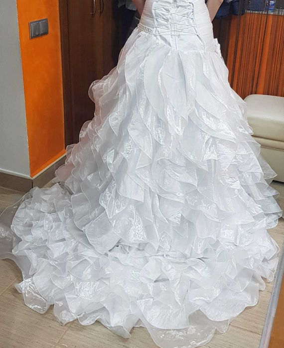 Vând rochie de mireasă