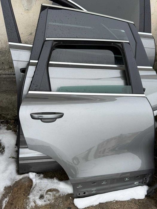 Usa spate dreapta VW Touareg 7p R Line culoare LM7W