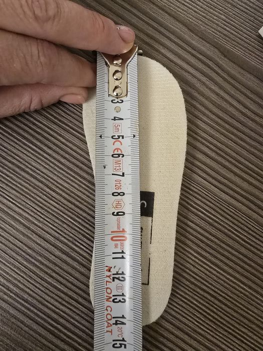 Продавам сладки ботушки